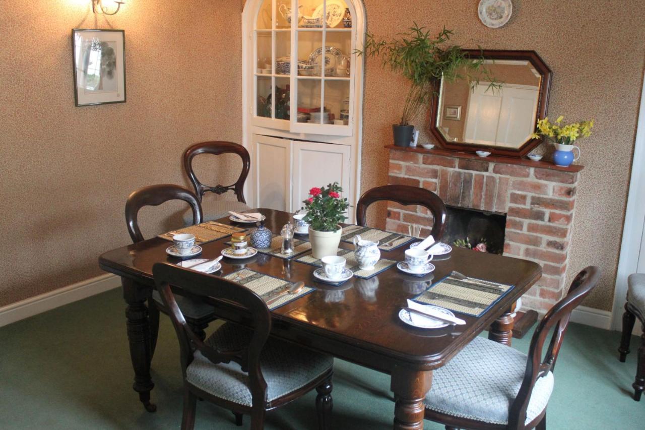 Ivy Cottage B And B Buckingham Bagian luar foto